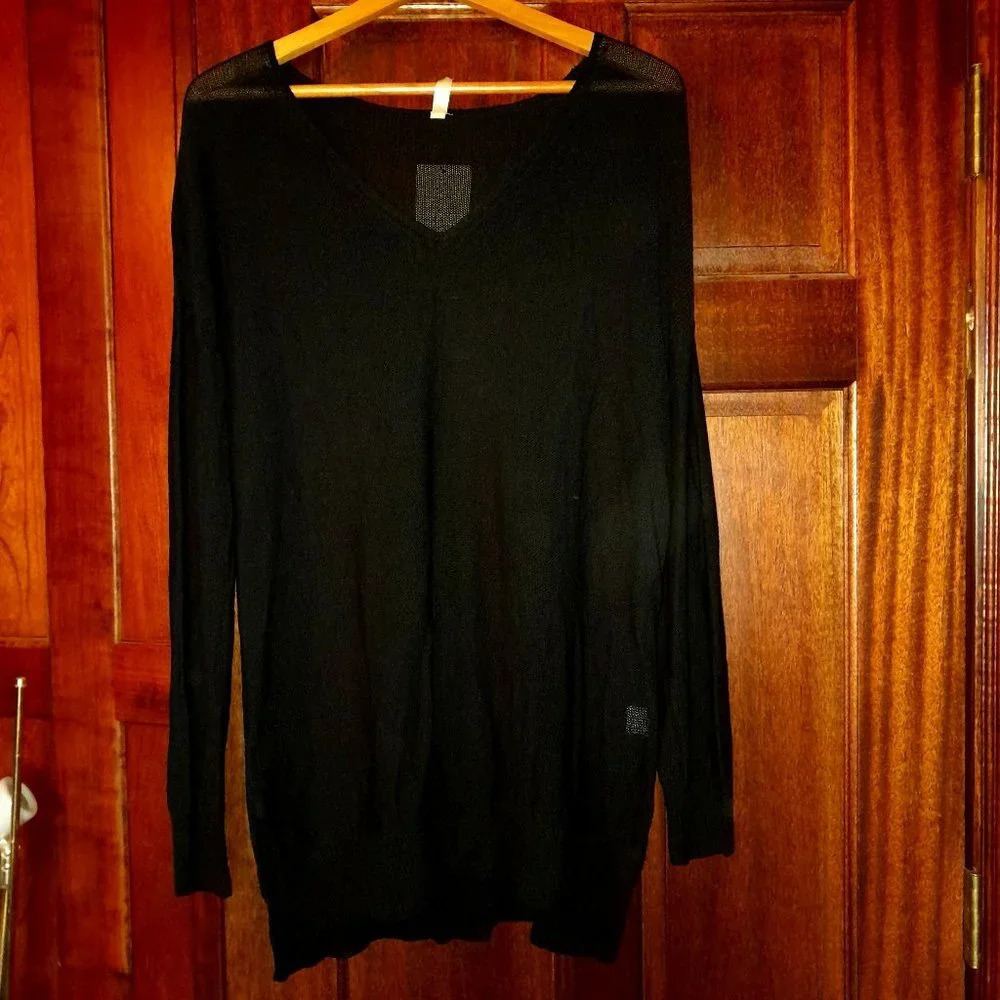 Grecerelle Black Knit Tunic NWT